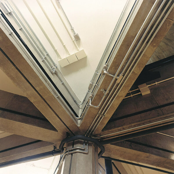 geometria do tempo, 1998

instalação

tubo de metal, caixa, cotovelo e braçadeira de alumínio


Paço das Artes/ São Paulo