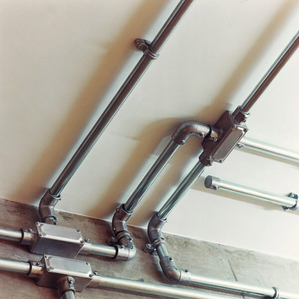 geometria do tempo, 1998

instalação

tubo de metal, caixa, cotovelo e braçadeira de alumínio


Paço das Artes/ São Paulo